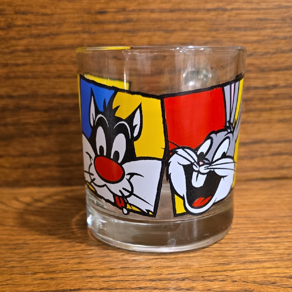 Looney Toon Warner Bros. Glass Coffee Mug Bugs Bunny Tweety Sylvester